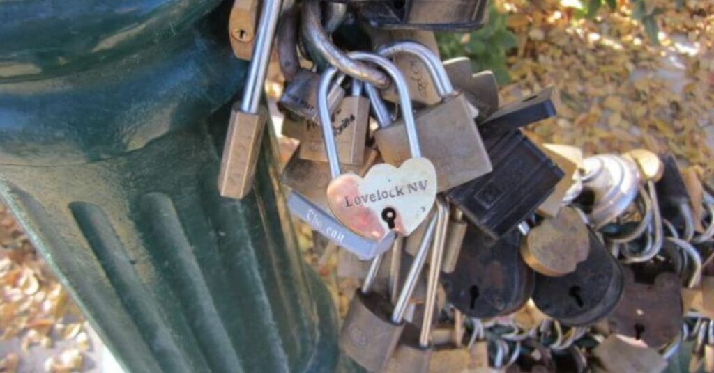 Things to Do in Lovelock Lovers Lock Plaza Attraction